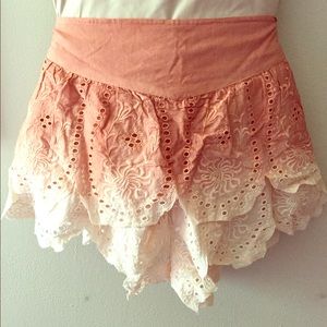 Free People Tiered Eyelet Short - Coral Hombre